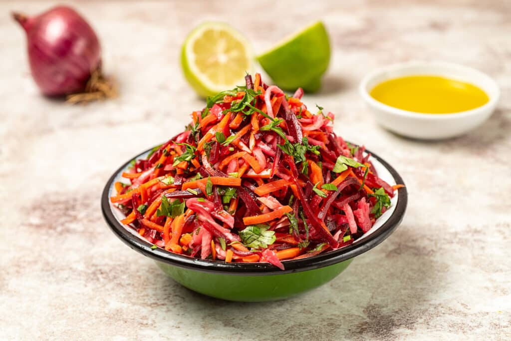 סלט שרשים צבעוני