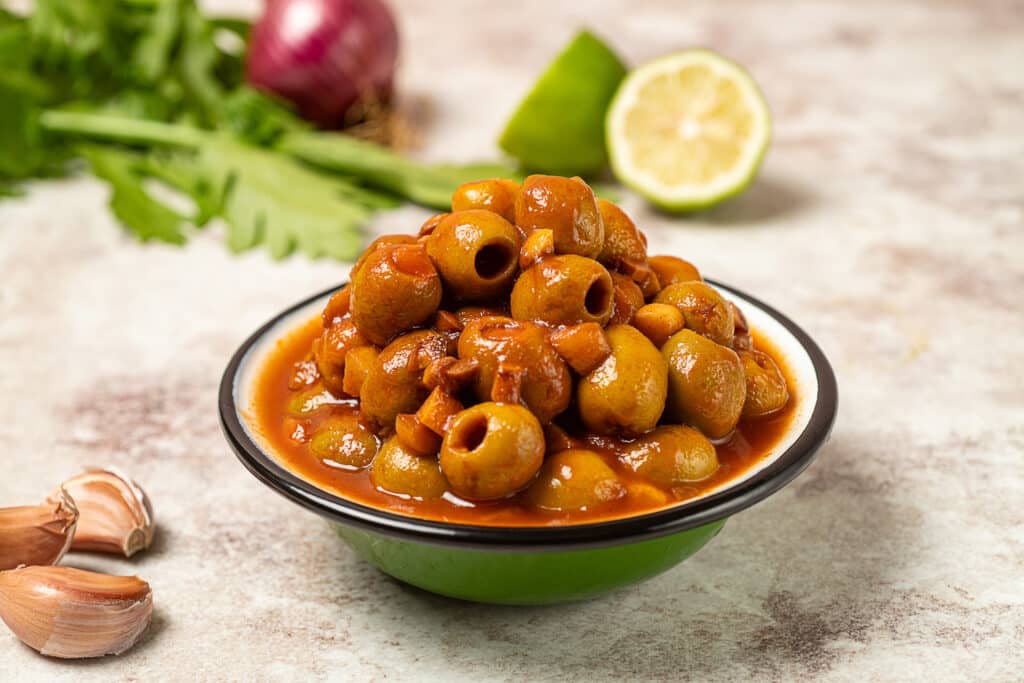 סלט זיתים ברסק עגבניות