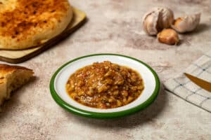 חציל קלוי ועגבניות