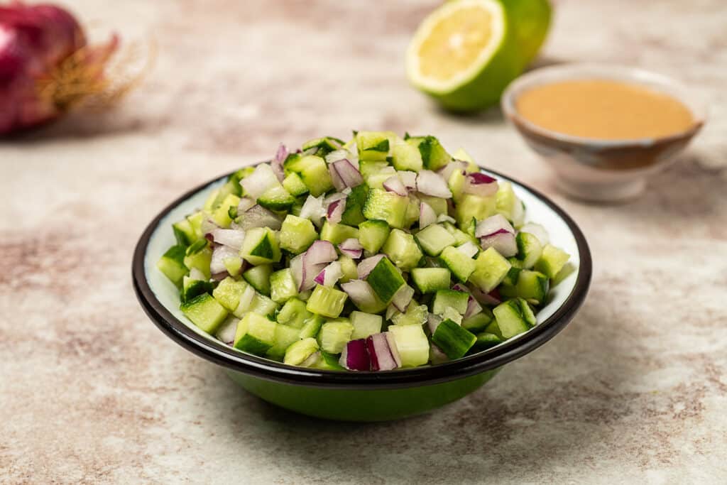 סלט מלפפונים בצ'ילי