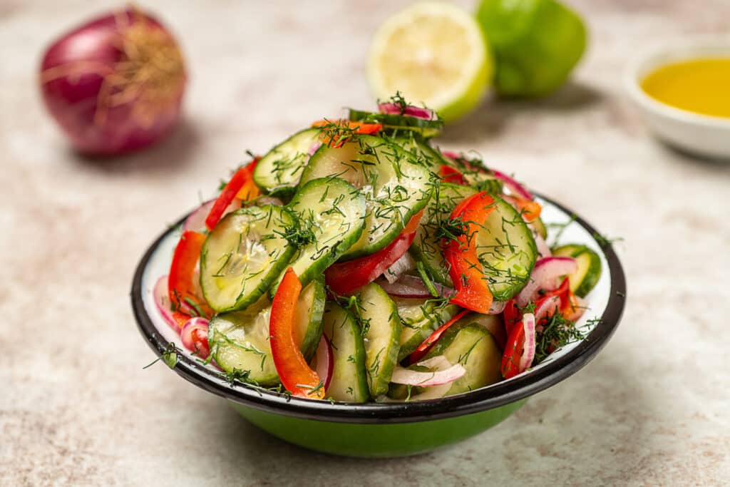 סלט מלפפונים בתחמיץ