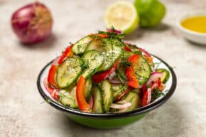 סלט מלפפונים בתחמיץ