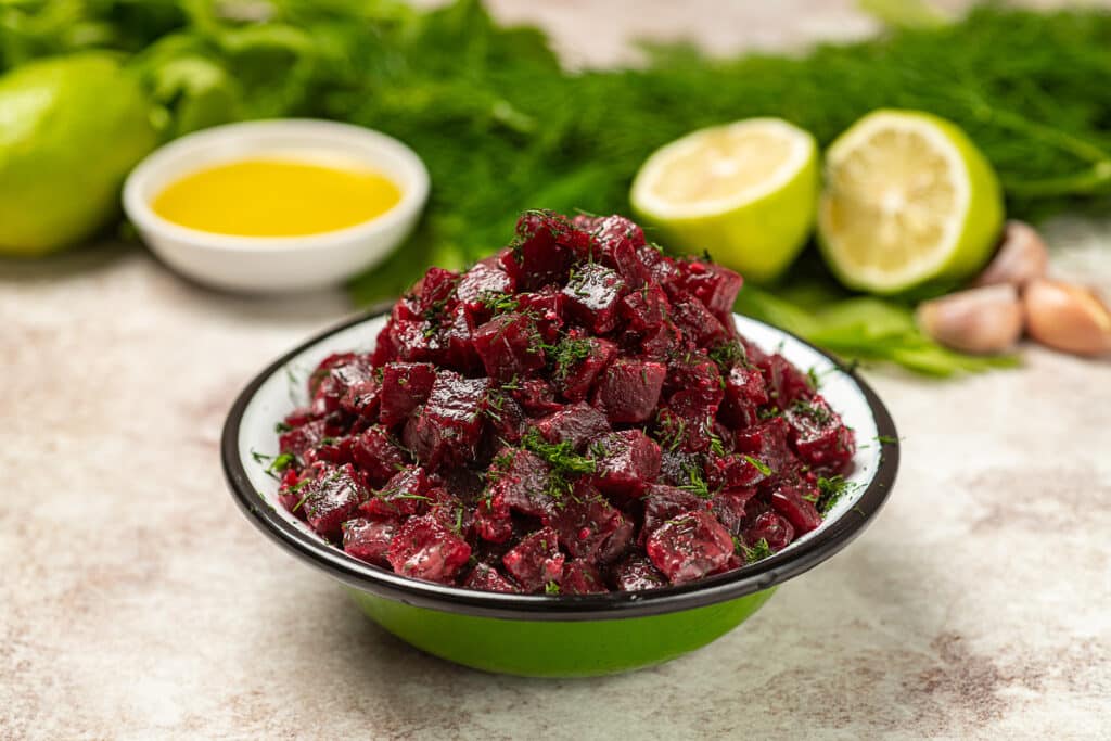 סלט סלק ברוטב שום שמיר